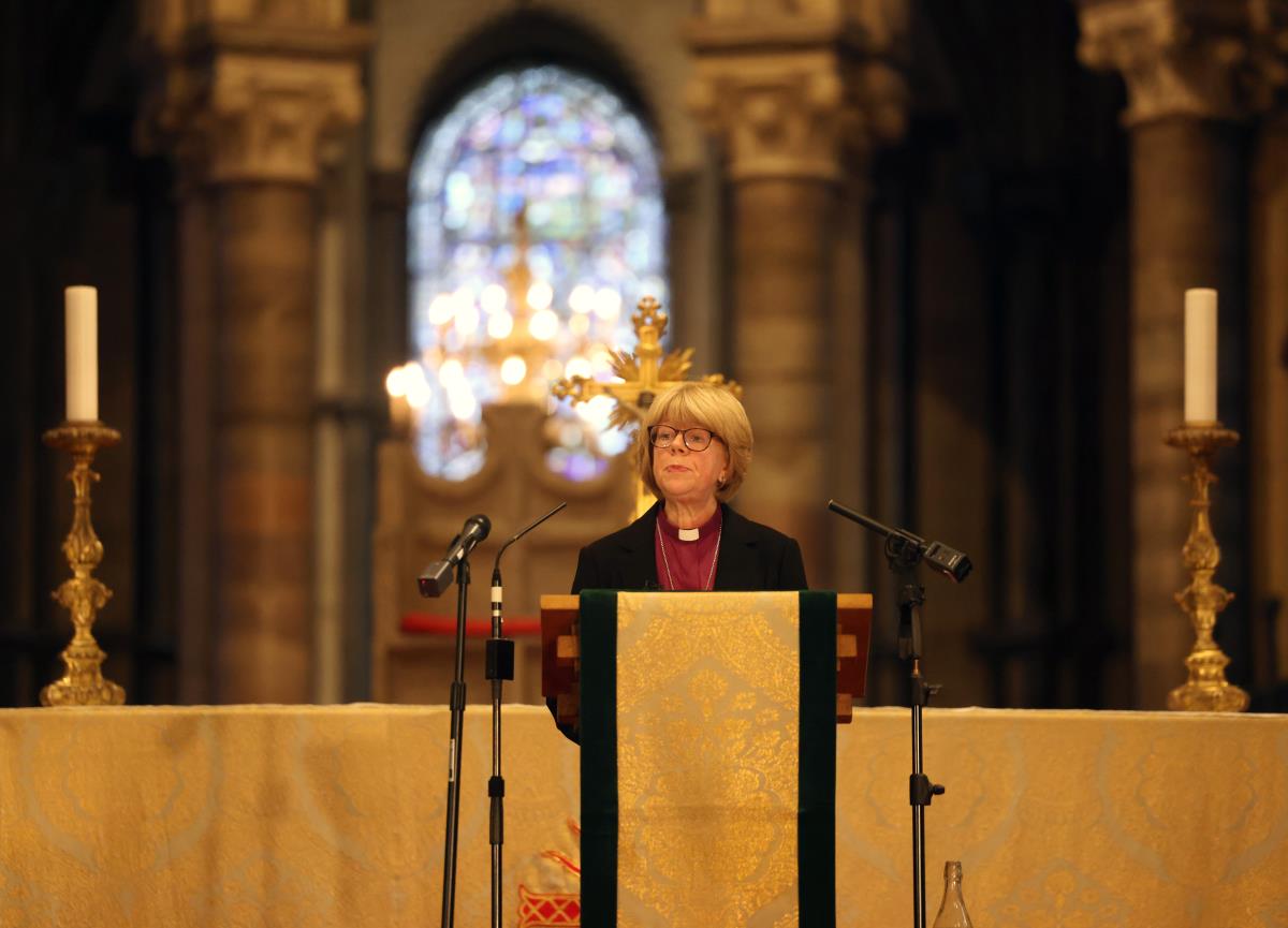 xxx04 EPA Neil Hall.jpg