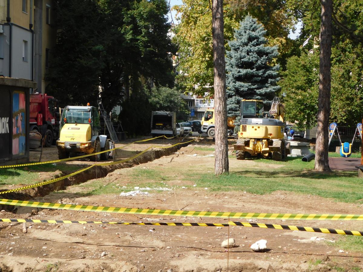 LOZNICA - Parking, staze, kanalizacija.JPG