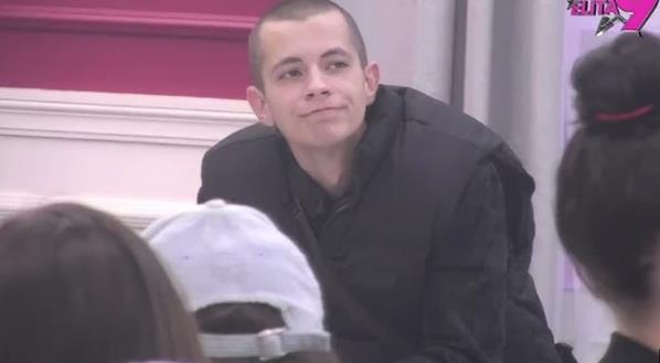 "SITA JE UCENJUJE, MORA DA ME BLATI" Neriova Hana razvezala jezik o Aneli, potpuni porodični kolaps: Pričala mi je da joj je sestra...