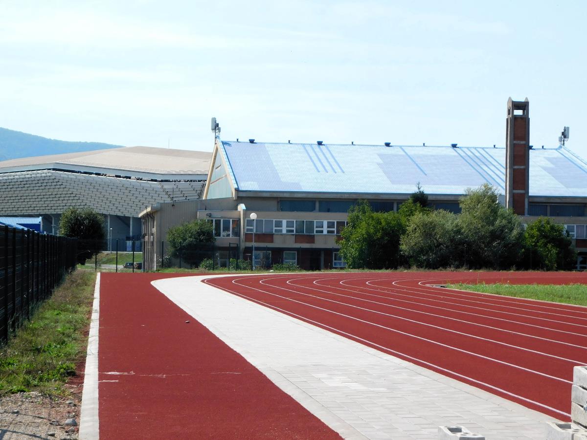 LOZNICA - Jedno do drugog fudbalski stadion,hala i atletski.JPG