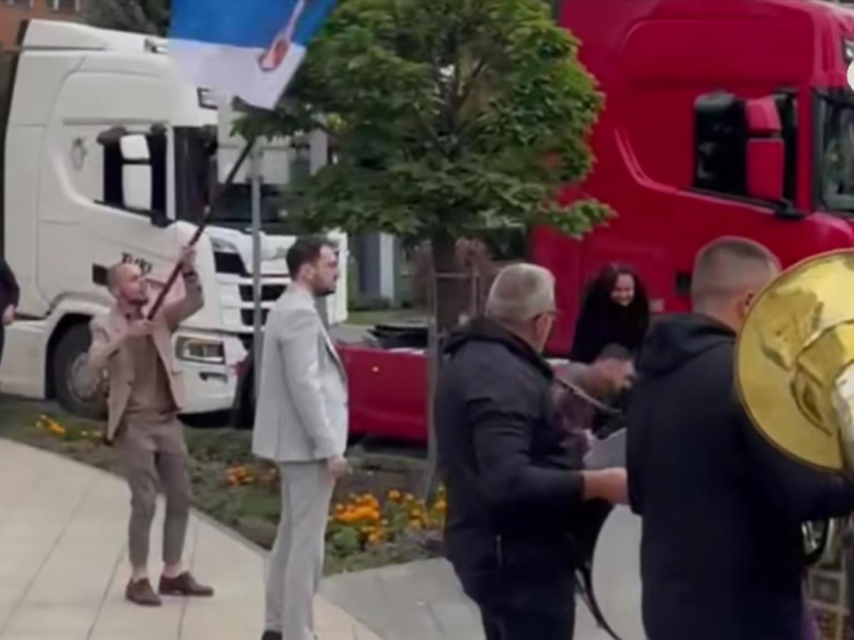 Venčanje kamiondžije (6).jpg