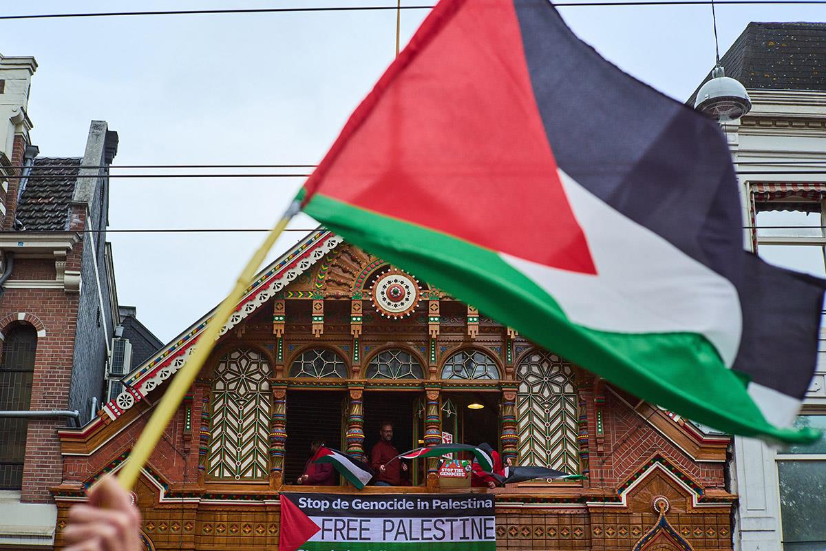 111 AP Peter Dejong.jpg