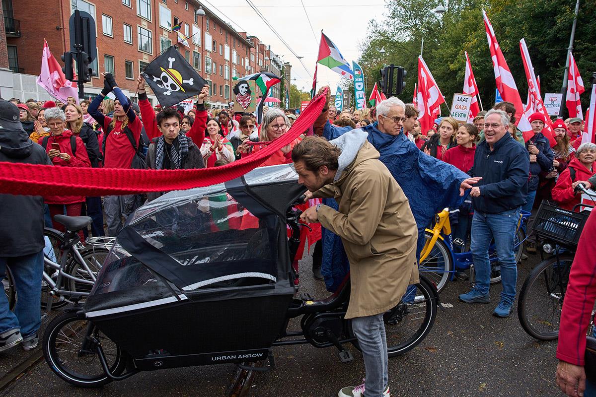 110 AP Peter Dejong.jpg