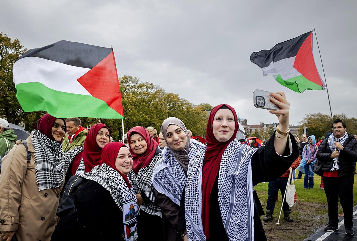 102 EPA Ramon Van Flymen.jpg