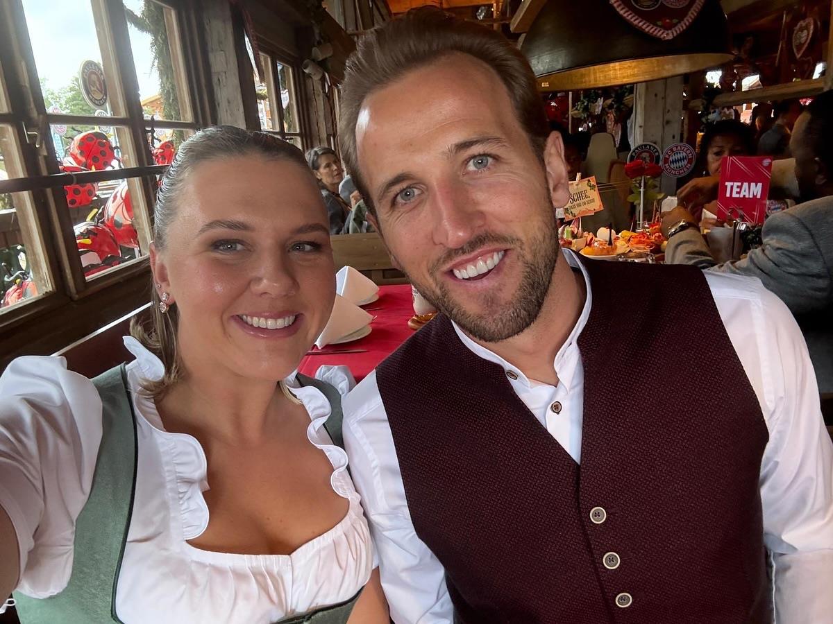 Hari Kejn sa suprugom Kejt na Oktoberfestu 2025