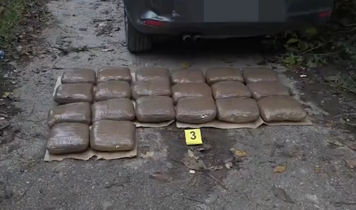 2025-10-07 22_31_58-Media Player.png