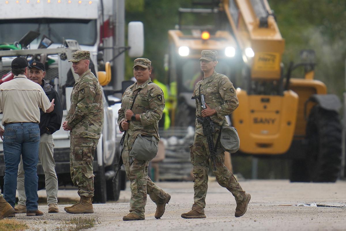 x04 AP Erin Hooley.jpg