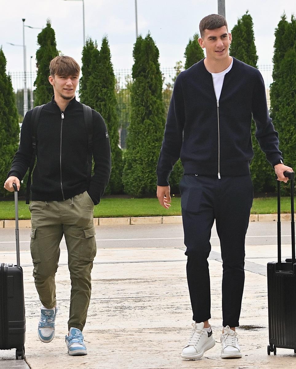 Veljko Milosavljević i Vasilije Kostov po dolasku u kamp fudbalske reprezentacije Srbije