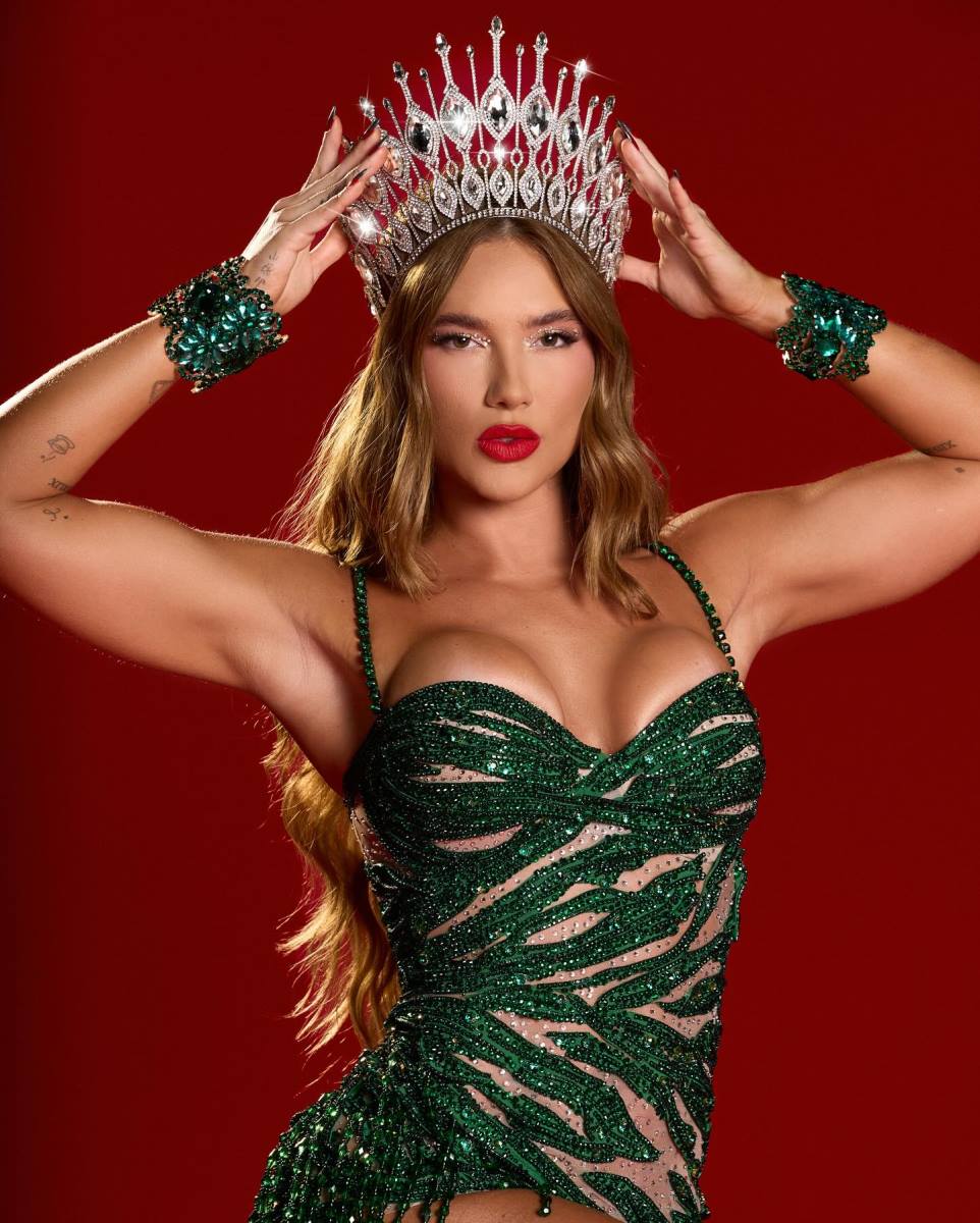 Virdžinija Fonseka pozira