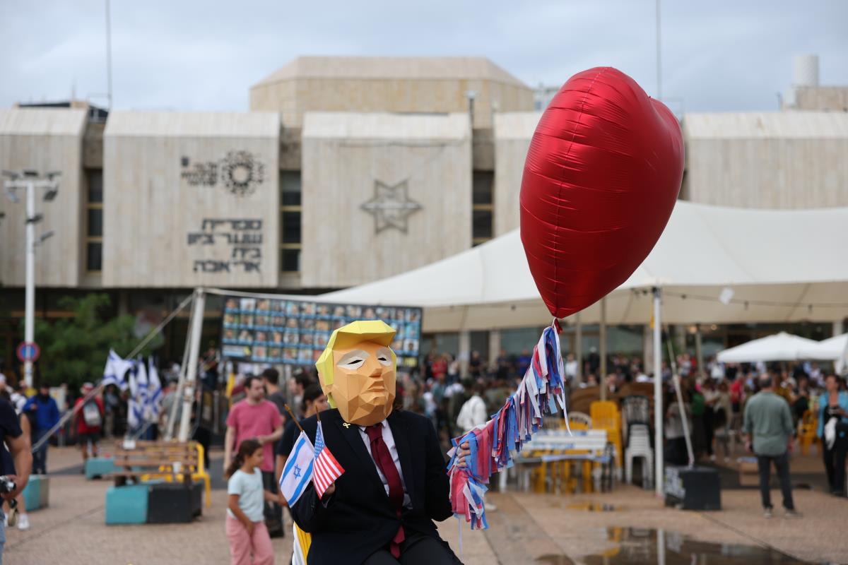 110 EPA Abir Sultan.jpg