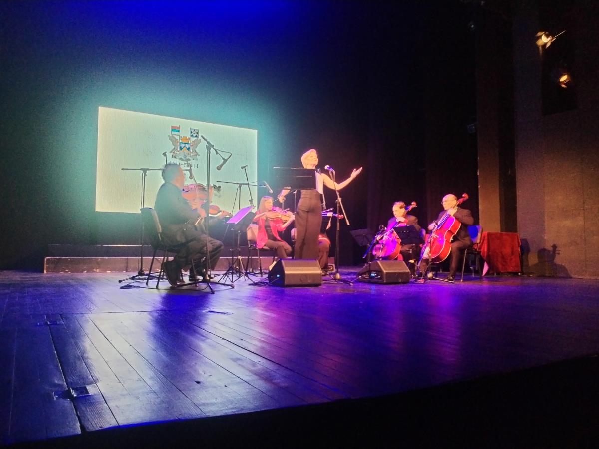 Dan grada - svečana sednica - gudački orkestar Svetog Đorđa.jpg