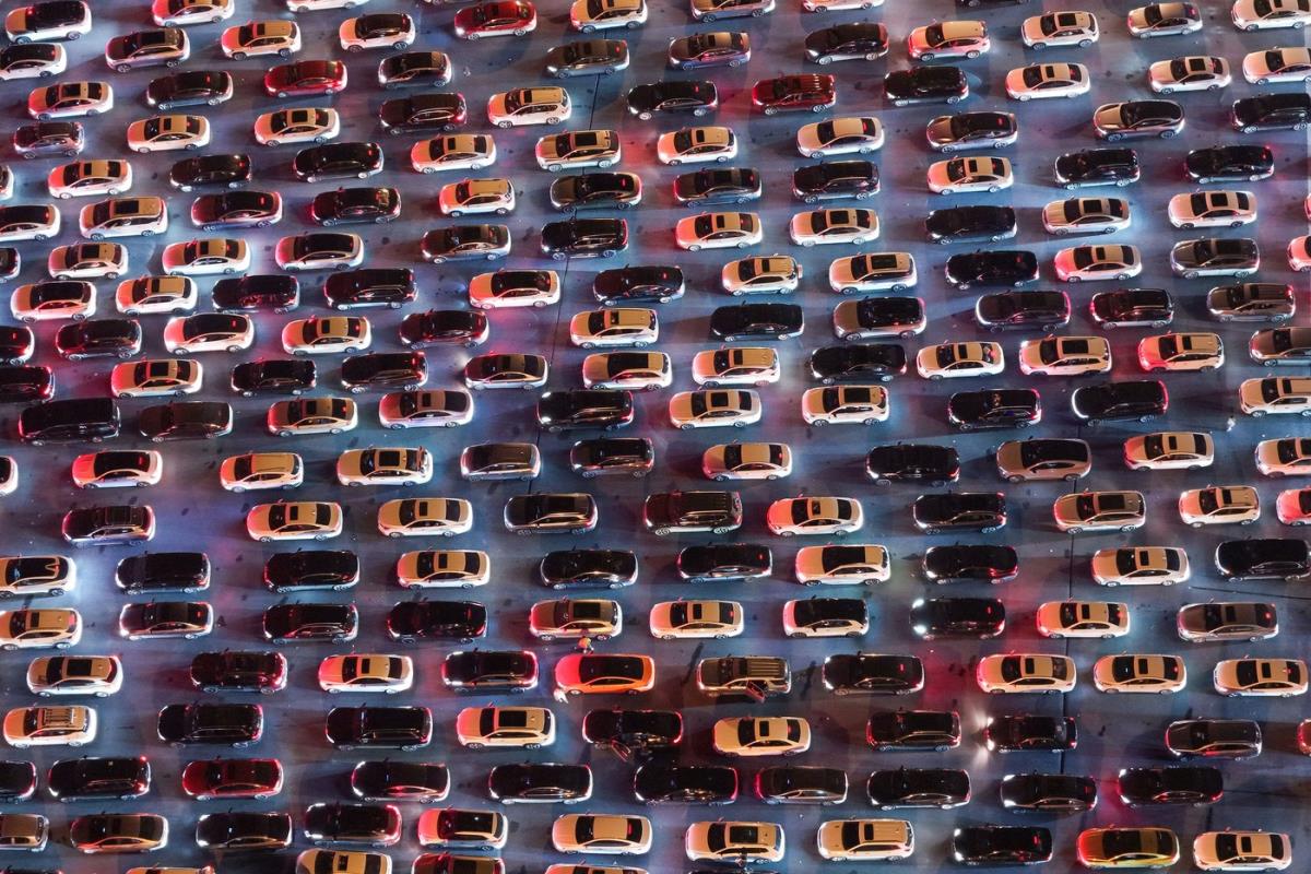 Mediji pišu da su vozila čekala u koloni čak 24 sata