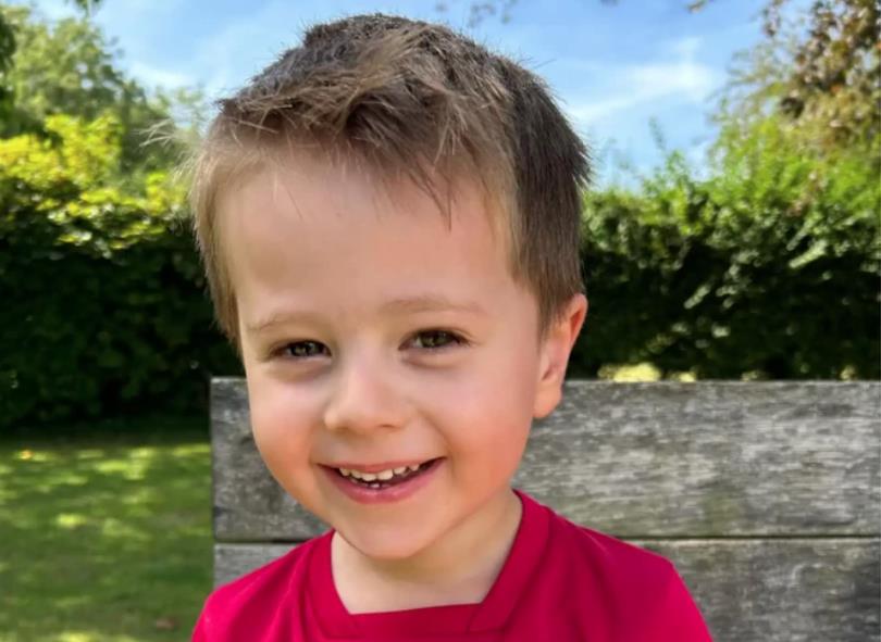 Bilii Tompson u crvenoj majici.jpg