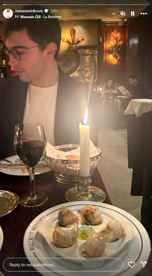 Sin Nataše Ninković na večeri sa njom u Parizu.jpg