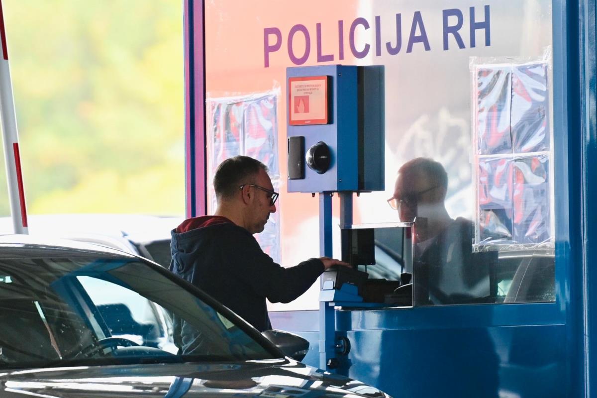 EES granica  granični prelaz pasoš otisci prtstiju (5).jpeg