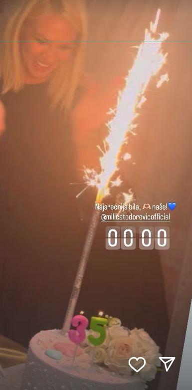 Milica Todorović pokazala trudnički stomak