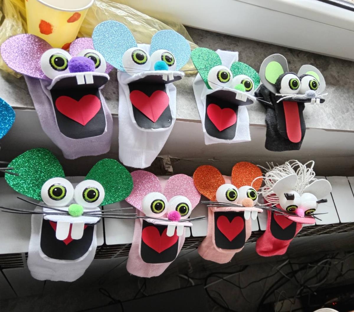 FOTO UIKS, igračke za decu korisnike Crvenog krsta, donacija OZ Zaječar.jpg