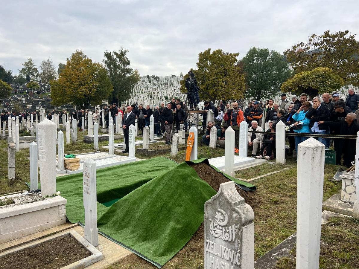 WhatsApp Image 2025-10-13 at 14.17.27 (2).jpeg