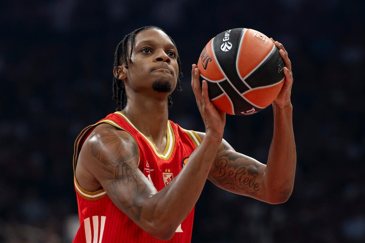 Tajson Karter u dresu Crvene zvezde