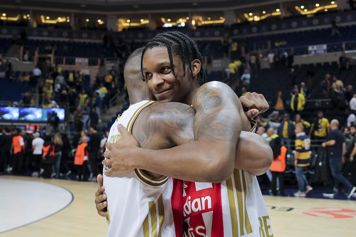 Tajson Karter u dresu Crvene zvezde