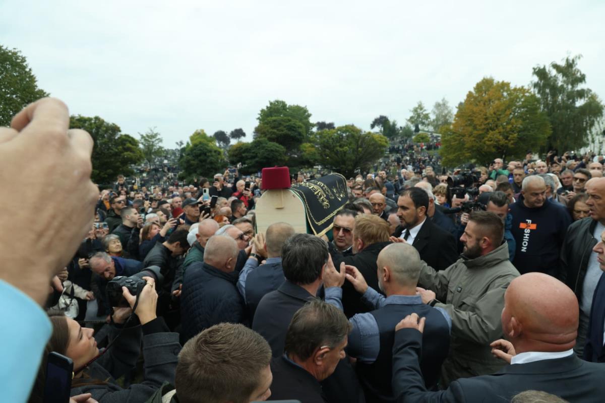 WhatsApp Image 2025-10-13 at 15.39.18.jpeg