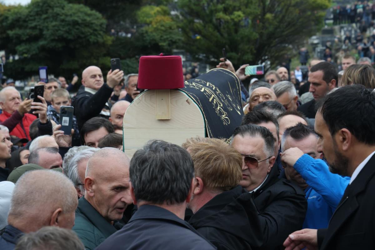 WhatsApp Image 2025-10-13 at 15.39.17 (1).jpeg