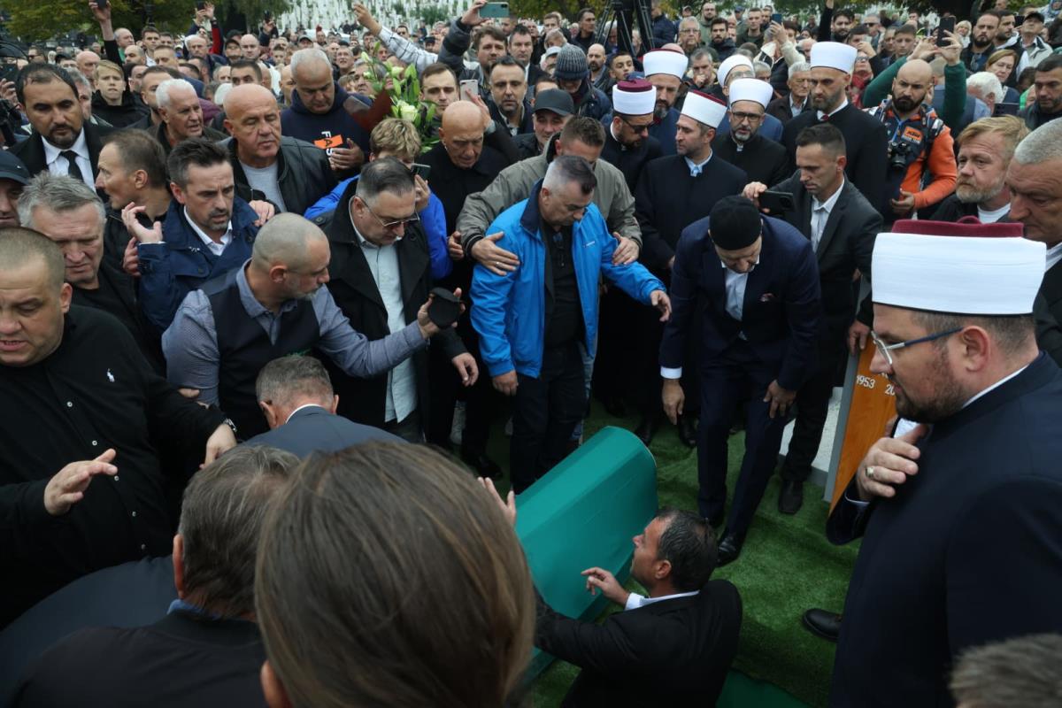 WhatsApp Image 2025-10-13 at 15.39.15.jpeg