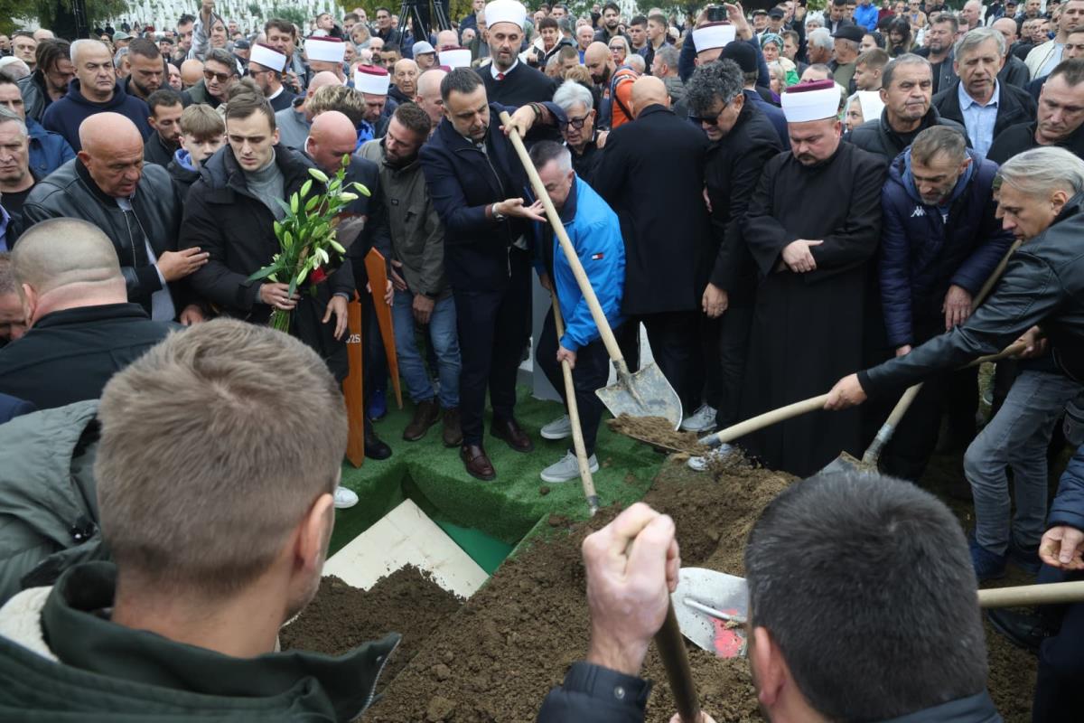 WhatsApp Image 2025-10-13 at 15.39.11.jpeg