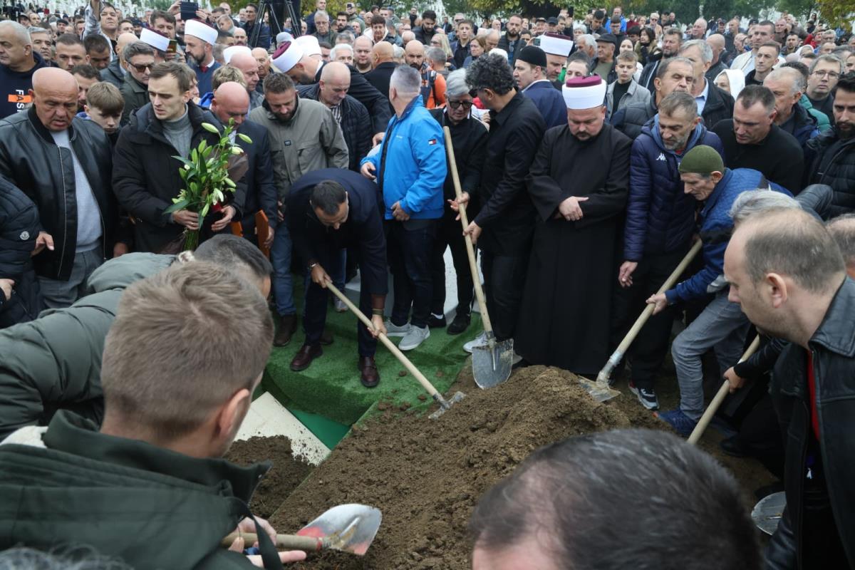 WhatsApp Image 2025-10-13 at 15.39.10.jpeg