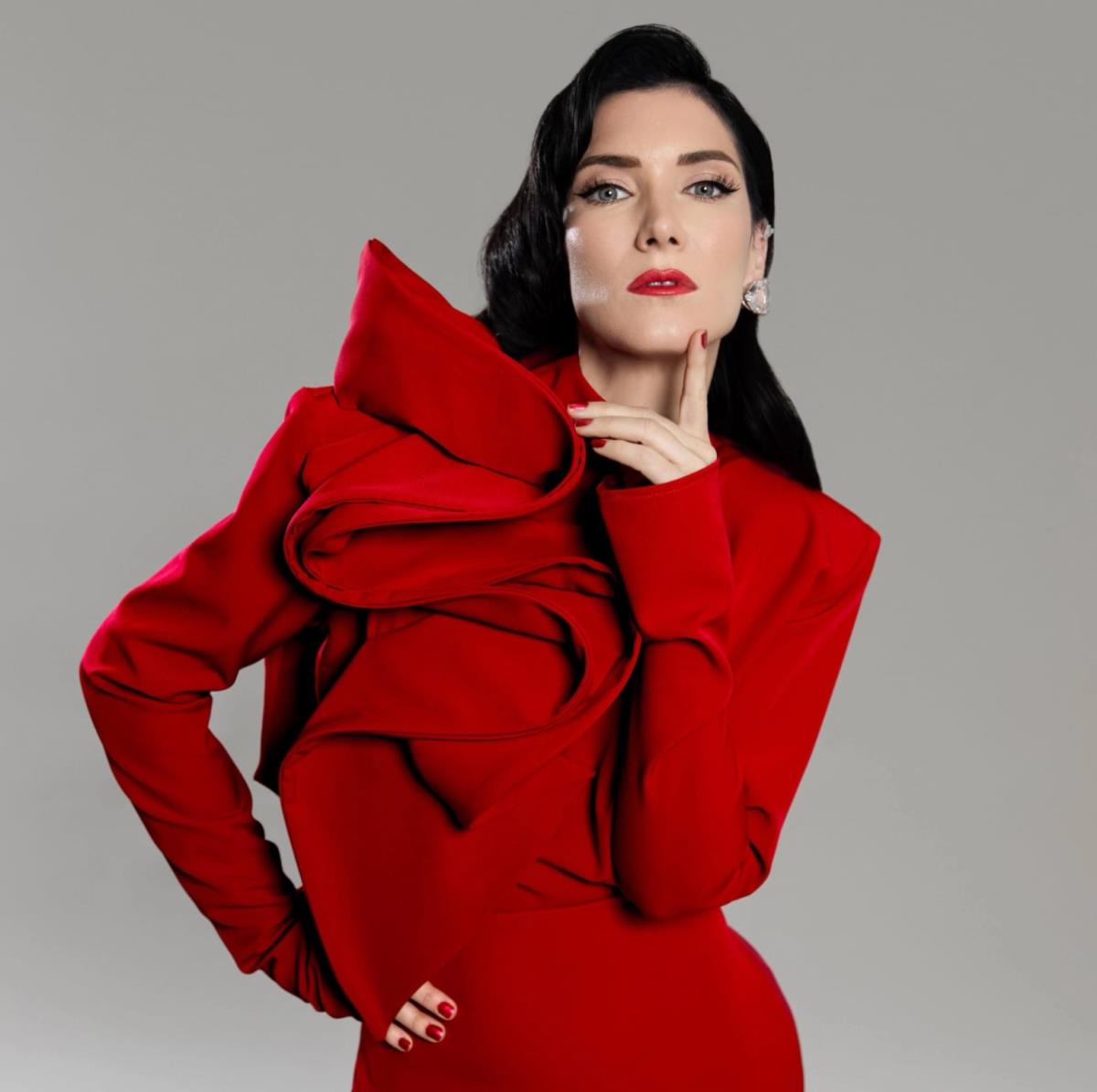 Branislava Podrumac u crvenoj haljini