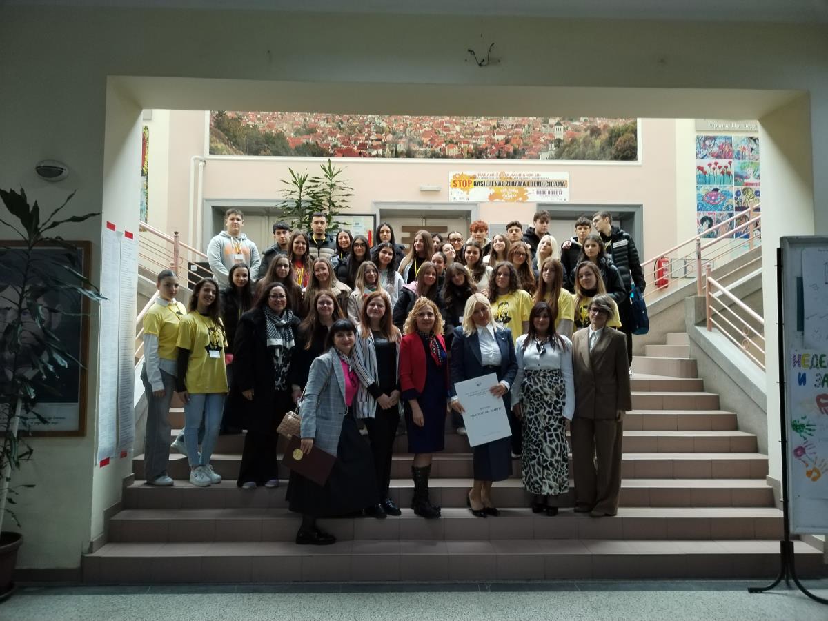 GIMNAZIJALCIIIII1000045456.jpg