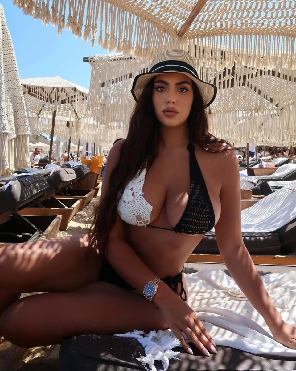 Alesija Bami na letovanju