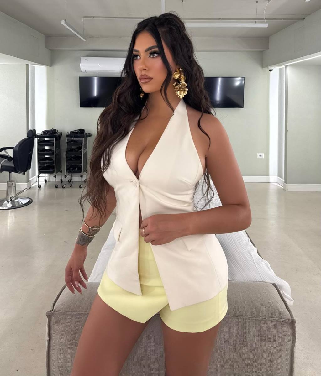 Alesija Bami atraktivna TV voditeljka