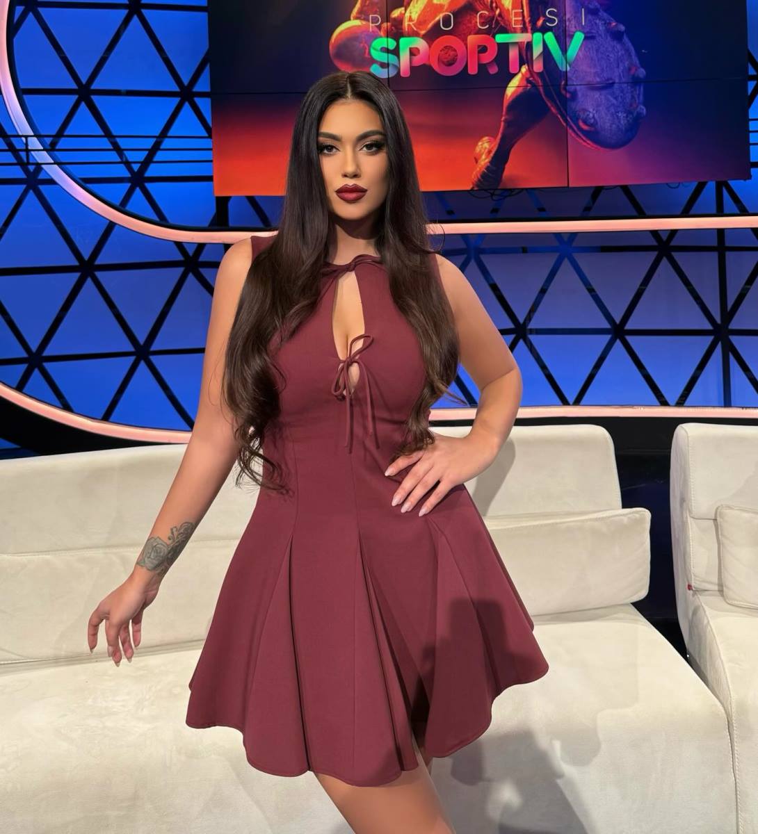 Alesija Bami atraktivna TV voditeljka