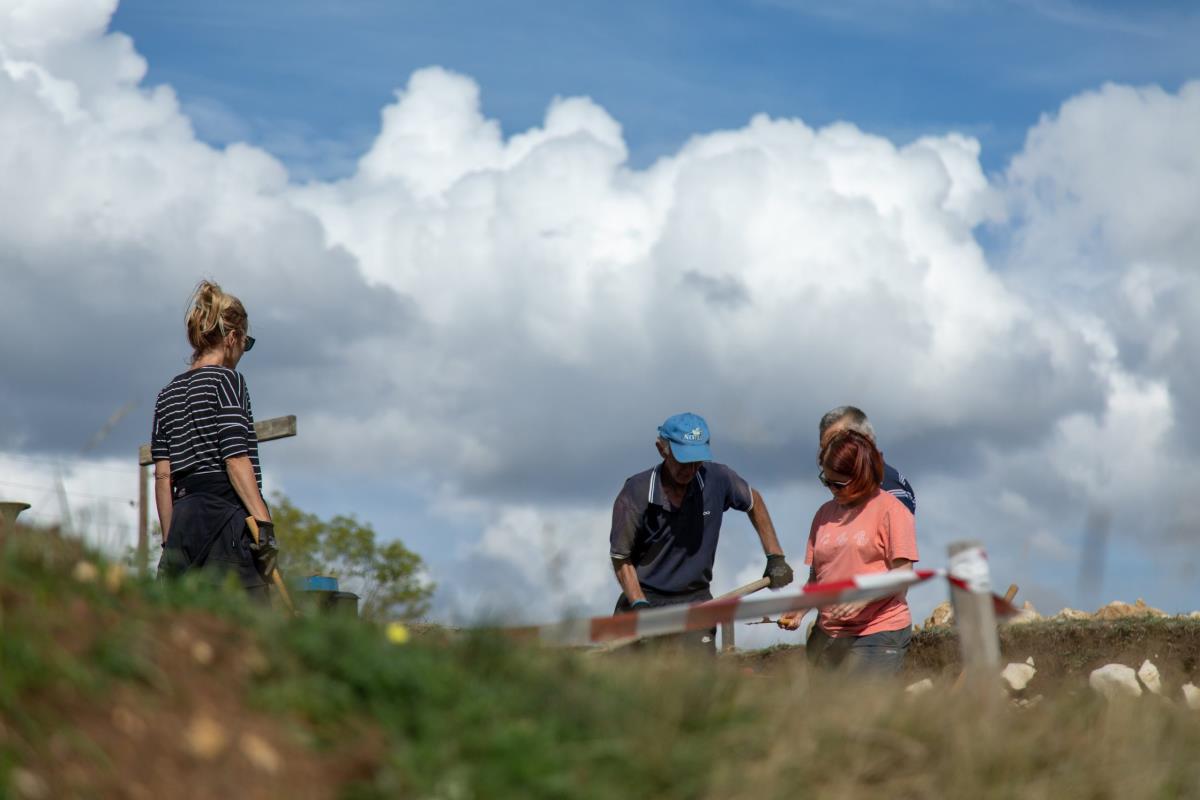 Foto - Sreten Vuković - arehološka istraživanja - urna - lokacija 1.jpg