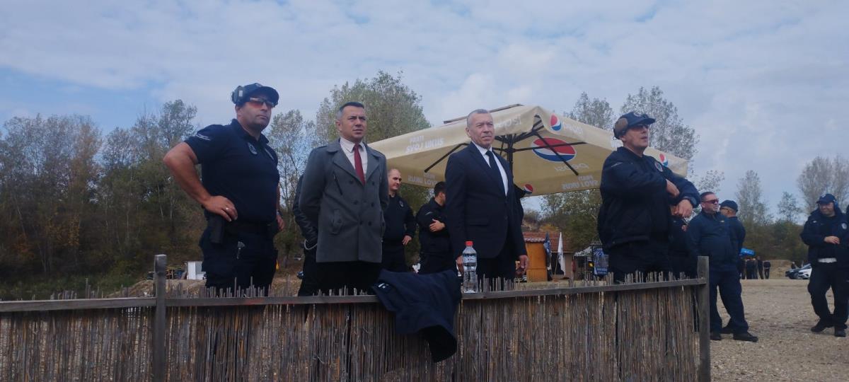 Direktor UIKS-a Dejan Carević sa saradnicima.jpg