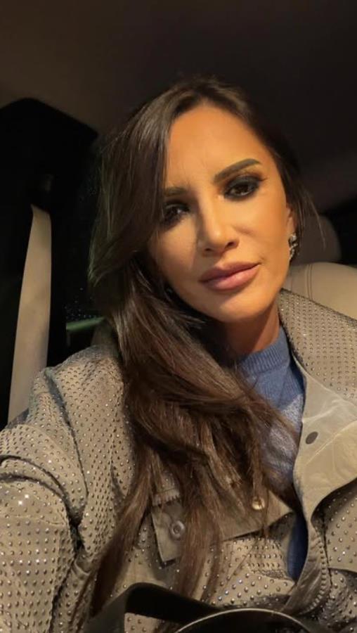 Novinarka Mara Banica u kaputu sa nitnama.jpg