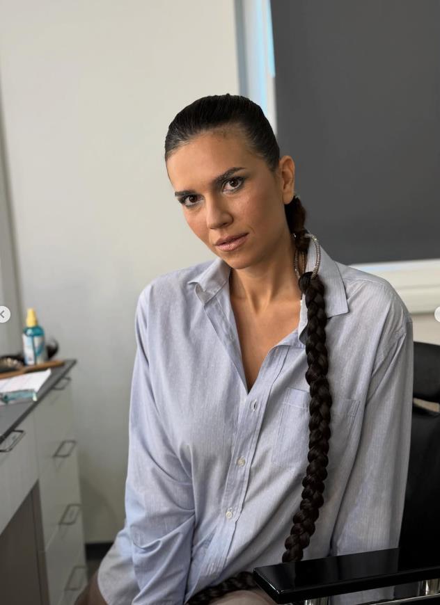 Anica Lazić za snimanje serije Krunska 11 nadogradila kosu