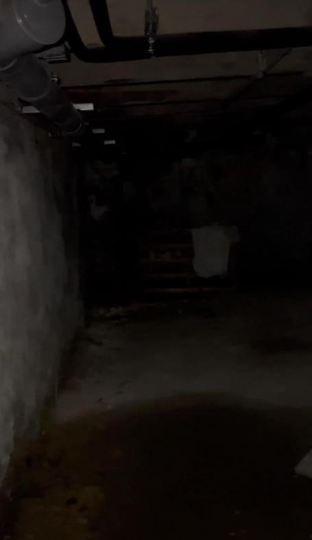 muškarac u podrumu pronašao tunel sa tajnim prostorijama (6).png