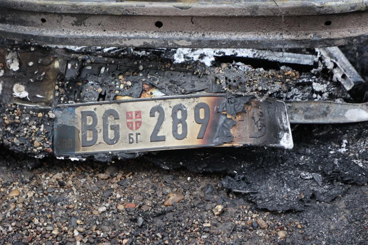 bomba zapaljen automobil karaburma (9).jpg