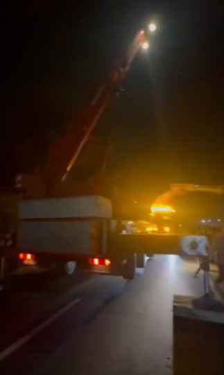 saobraćajna nesreća Sremska Mitrovica izvlačenje autobus (3).png