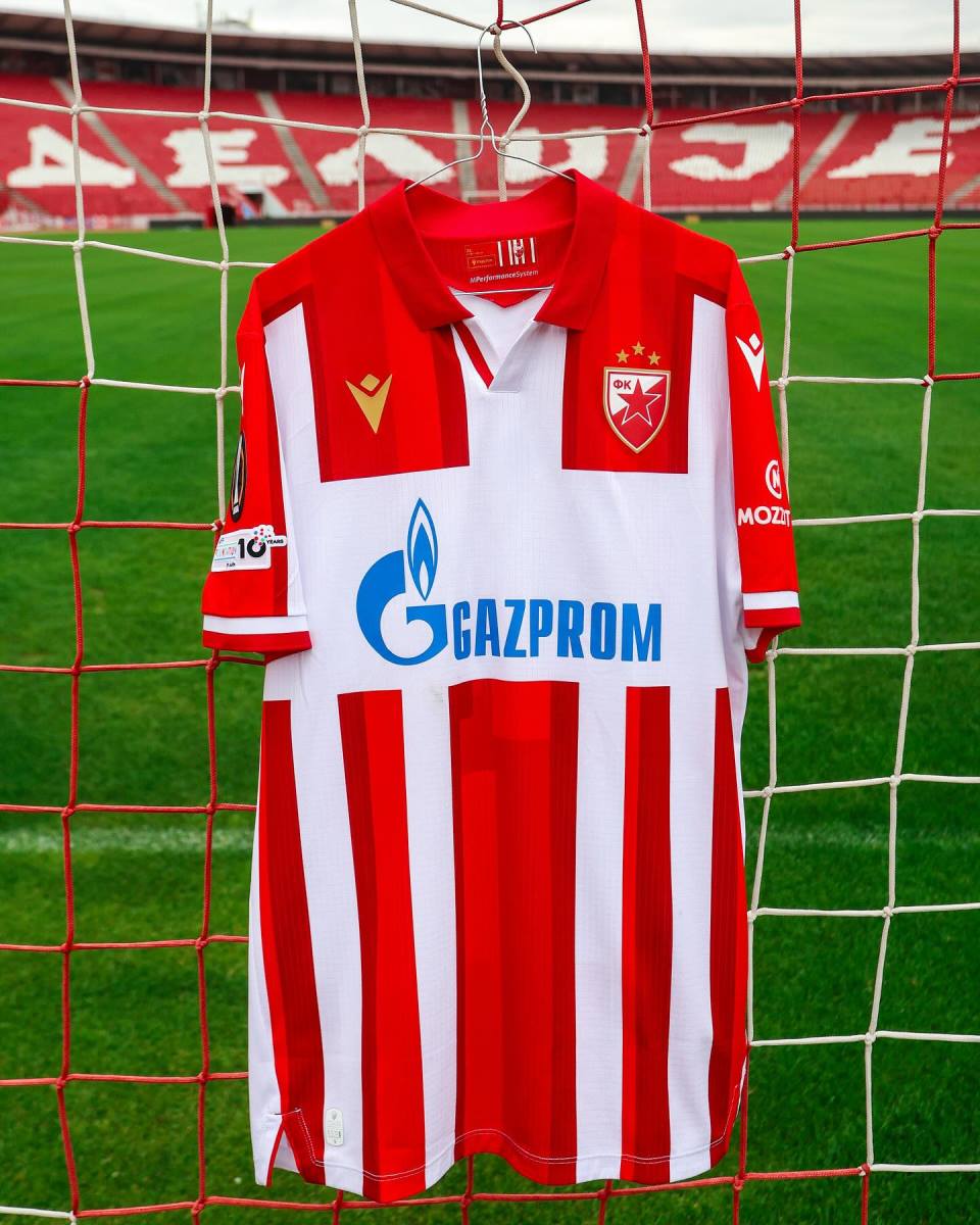 Dres Marka Arnautovića koji je prodat u humanitarne svrhe