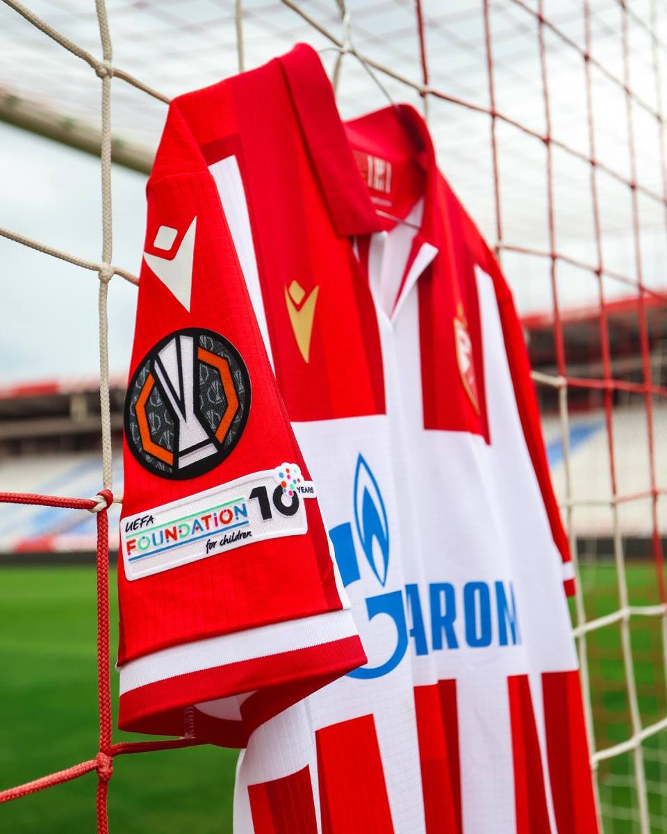 Dres Marka Arnautovića koji je prodat u humanitarne svrhe