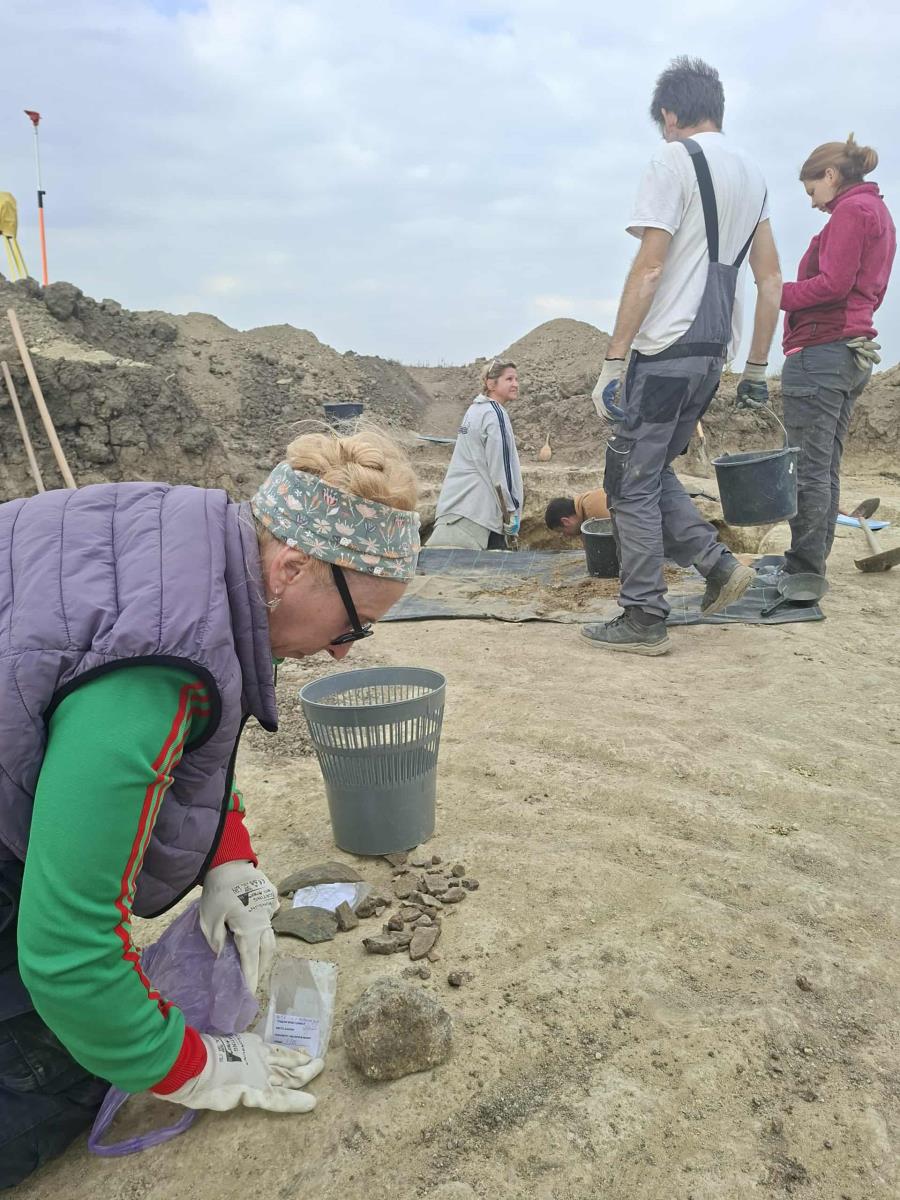 arheologija Srbija arheološka iskopavanja lokalitet Magareci mlin Apatin (2).jpg