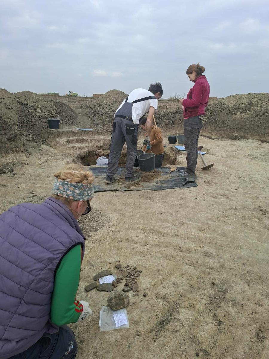 arheologija Srbija arheološka iskopavanja lokalitet Magareci mlin Apatin (10).jpg