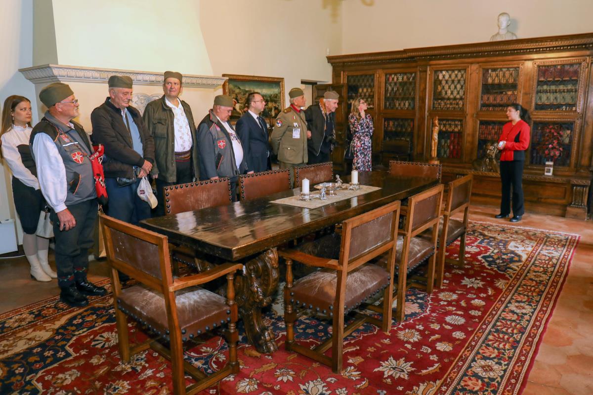 Beli dvor, Gvozdeni puk i Igrište (7).jpg