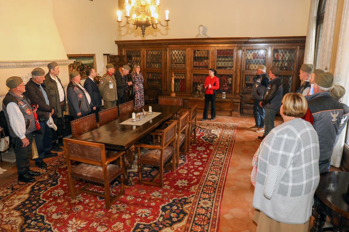 Beli dvor, Gvozdeni puk i Igrište (8).jpg