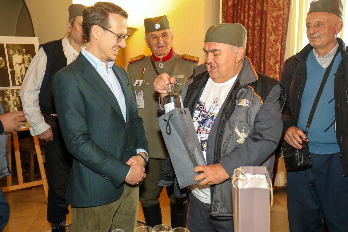 Beli dvor, Gvozdeni puk i Igrište (17).jpg