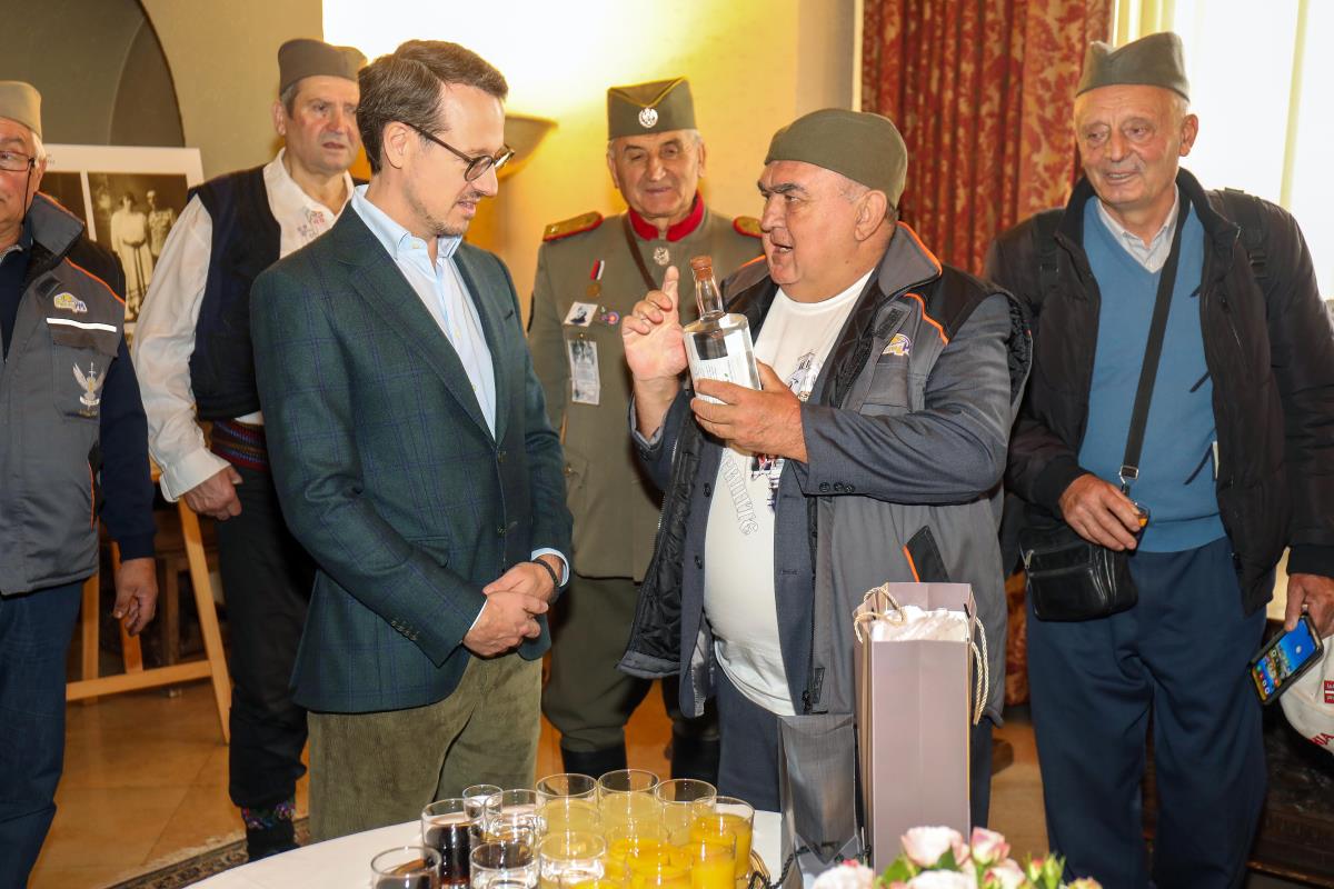 Beli dvor, Gvozdeni puk i Igrište (18).jpg