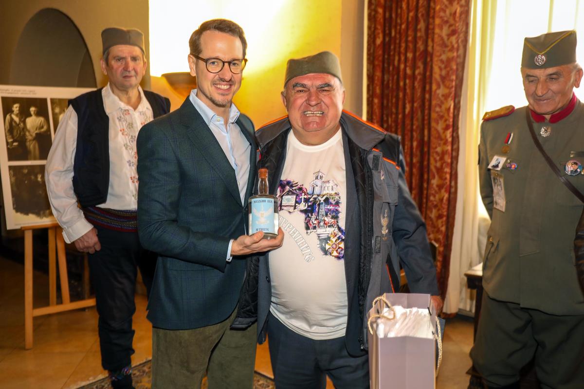 Beli dvor, Gvozdeni puk i Igrište (19).jpg